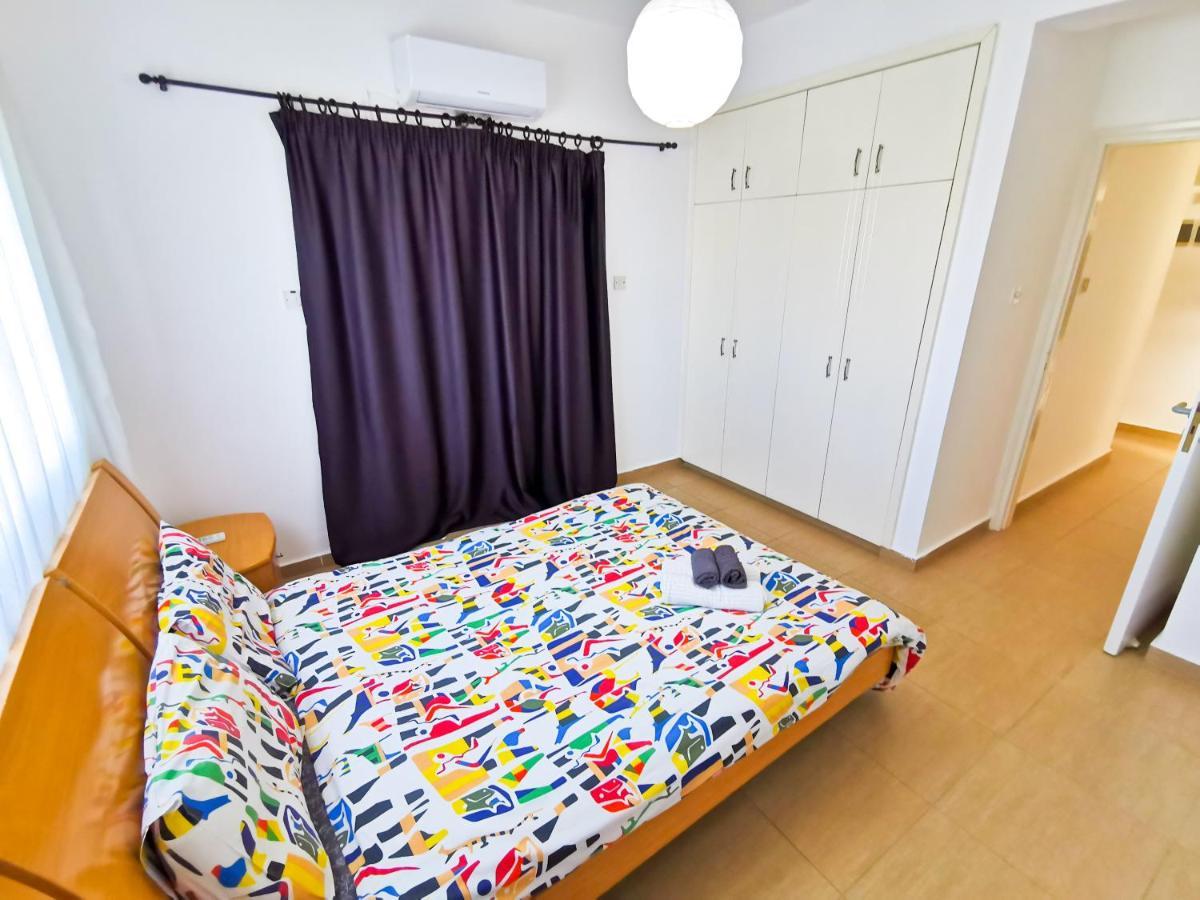 Off Course Seaview Apartment Larnaka Exterior foto